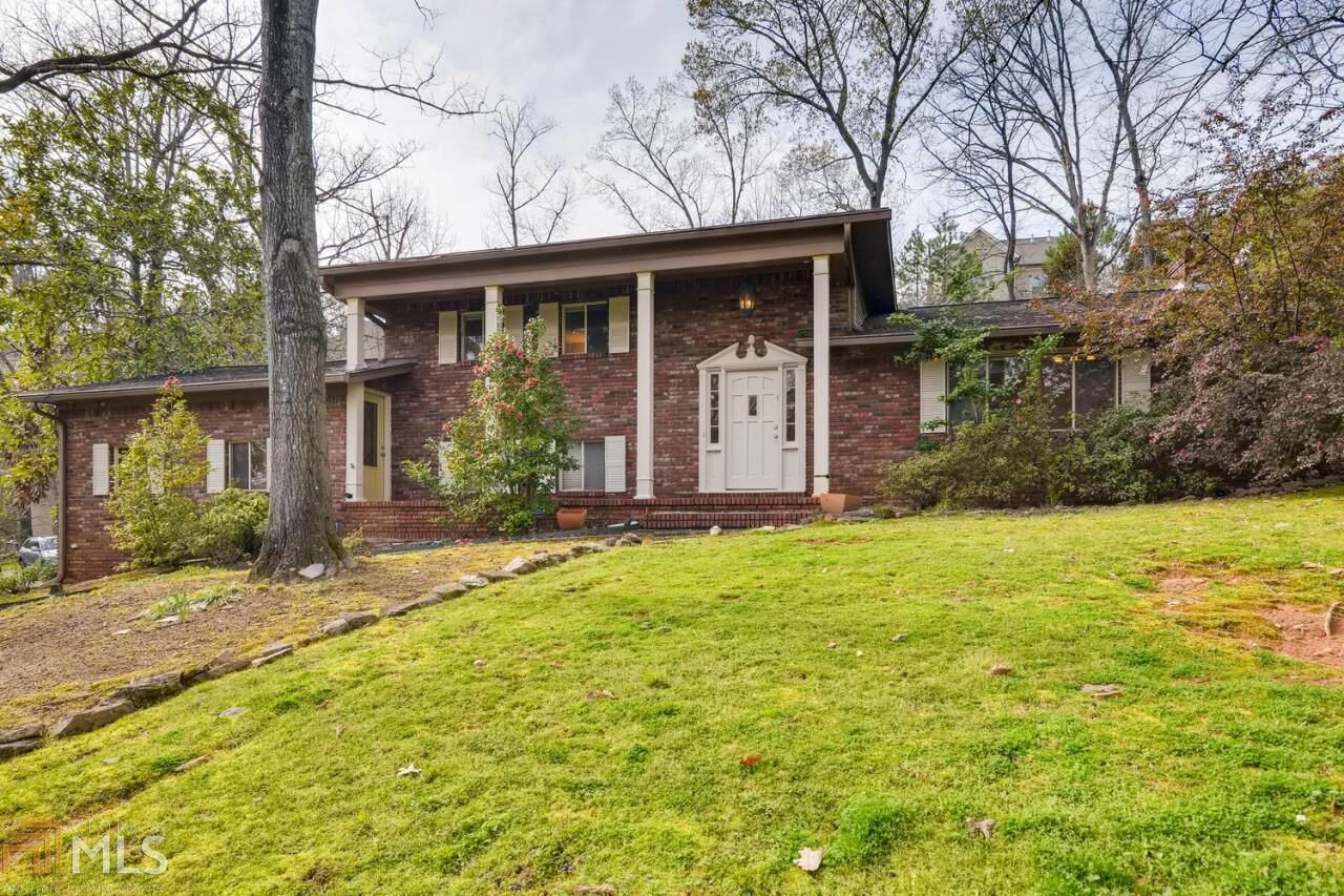 Property Photo:  740 Spalding Dr  GA 30328 