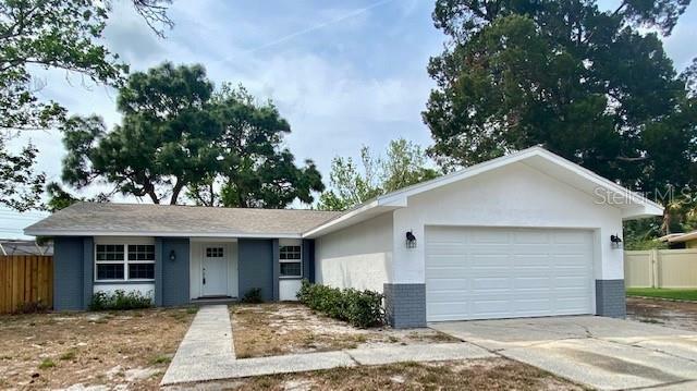Property Photo: 2516 Briarwood Court FL 33761