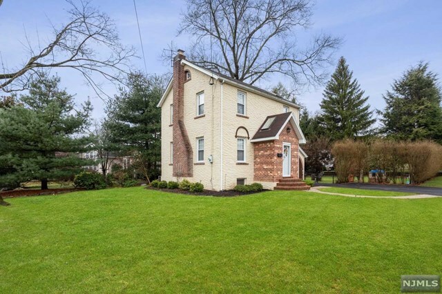 Property Photo:  52 Martha Road  NJ 07640 