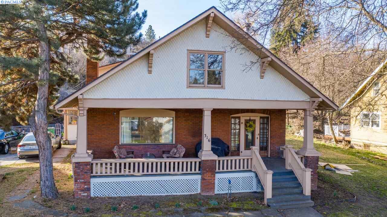 Property Photo: 316 E James WA 99111