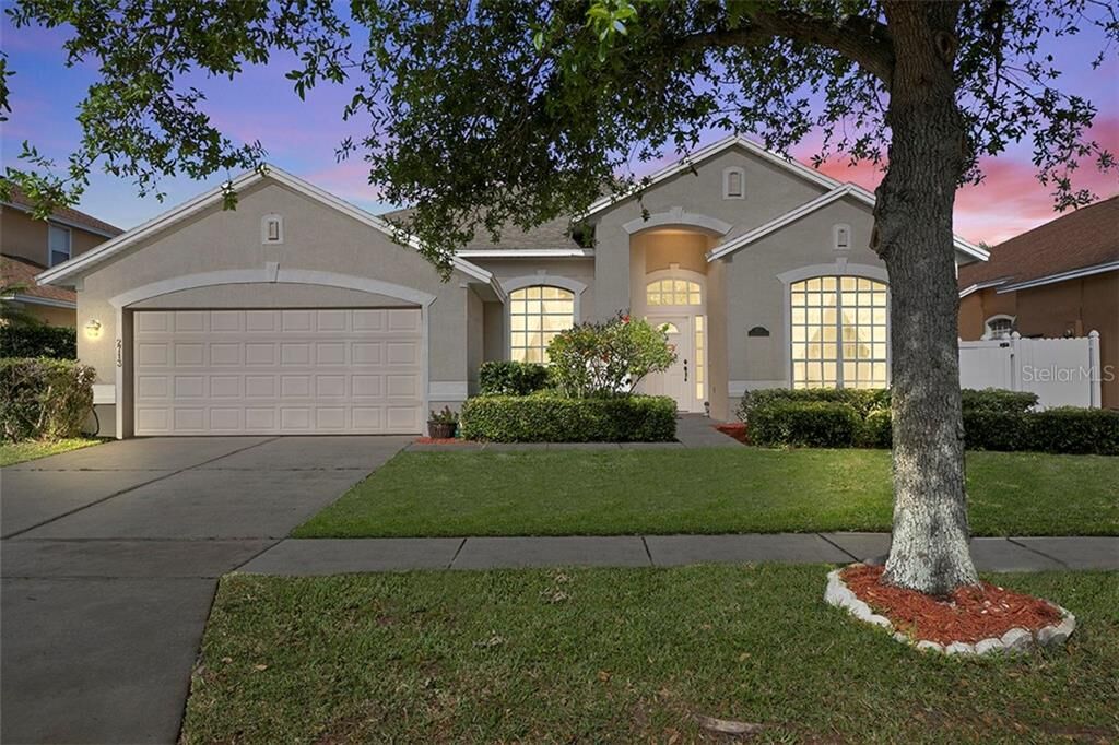 Property Photo:  2713 Scarborough Drive  FL 34744 