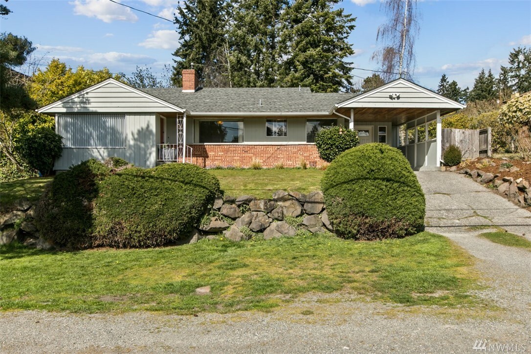 Property Photo:  318 N 137th  WA 98133 