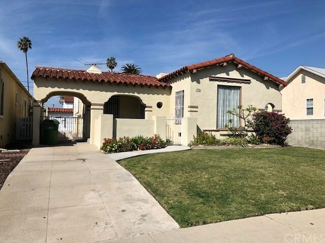 Property Photo: 1703 S Mansfield Avenue CA 90019