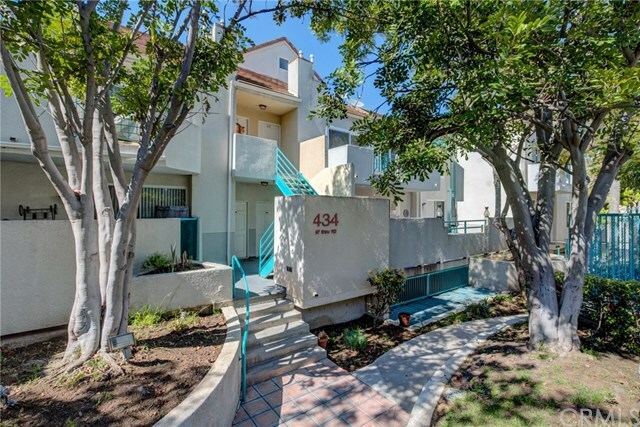 Property Photo:  434 E Spruce Avenue 107  CA 90301 