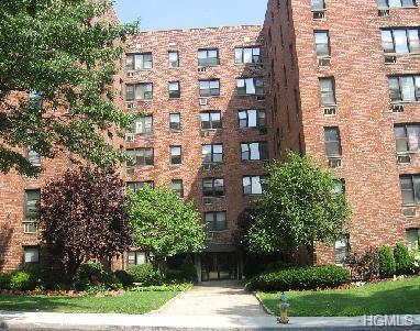 Property Photo: 11 Lake Street 2Y NY 10603