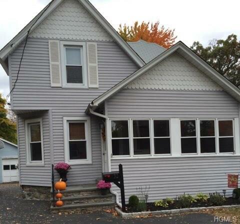 Property Photo:  32 Old Middletown Road  NY 10965 