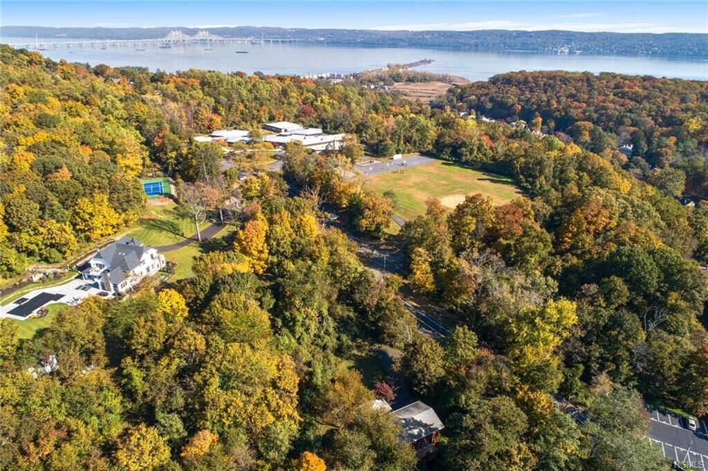 Property Photo: 532 Route 9W NY 10968