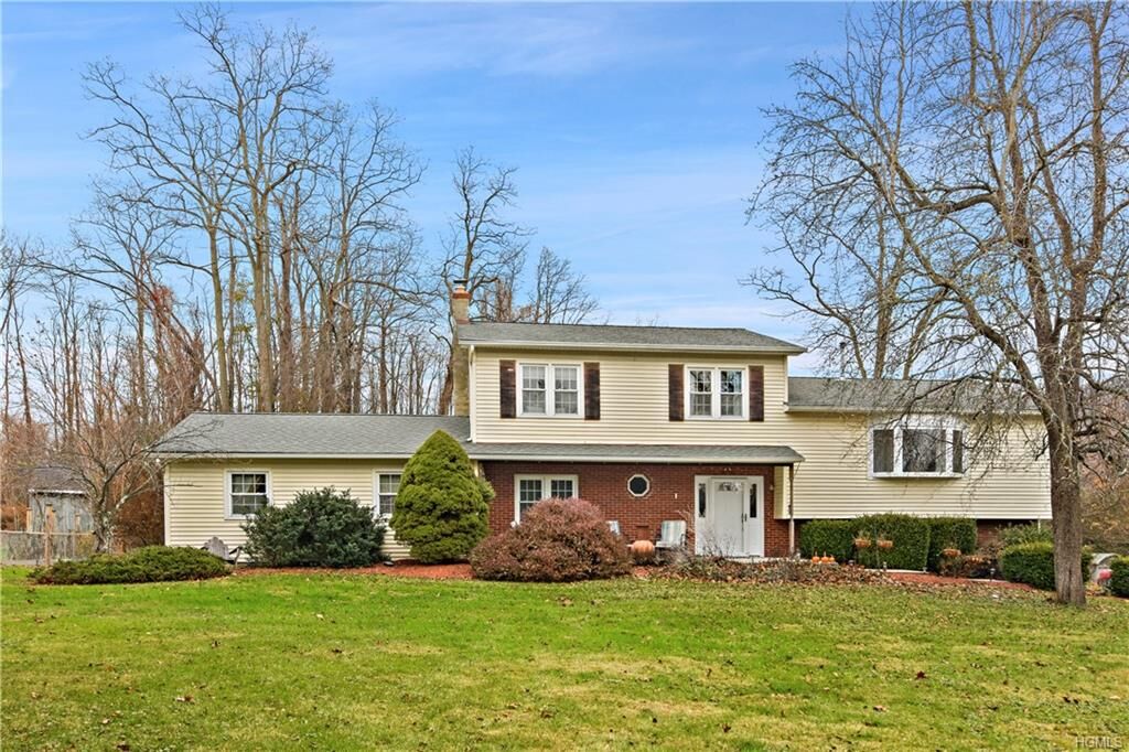 Property Photo:  9 Seymour Lane  NY 12533 