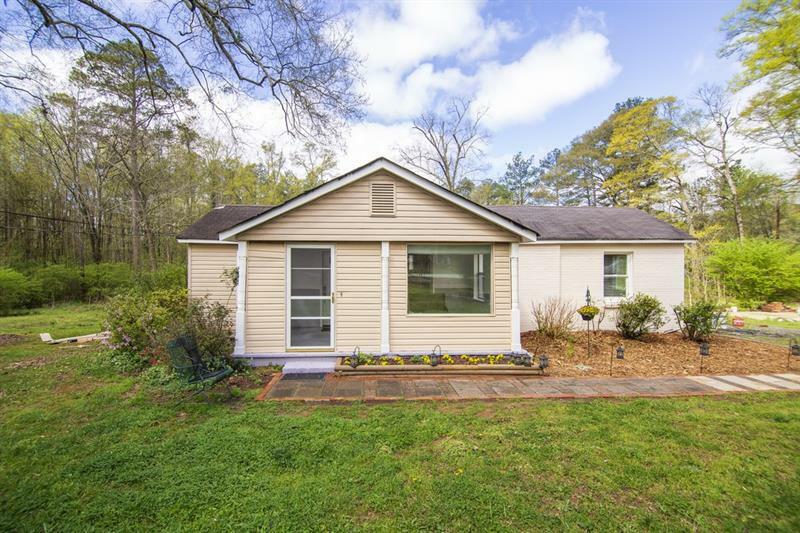 Property Photo:  5586 Owens Drive  GA 30106 