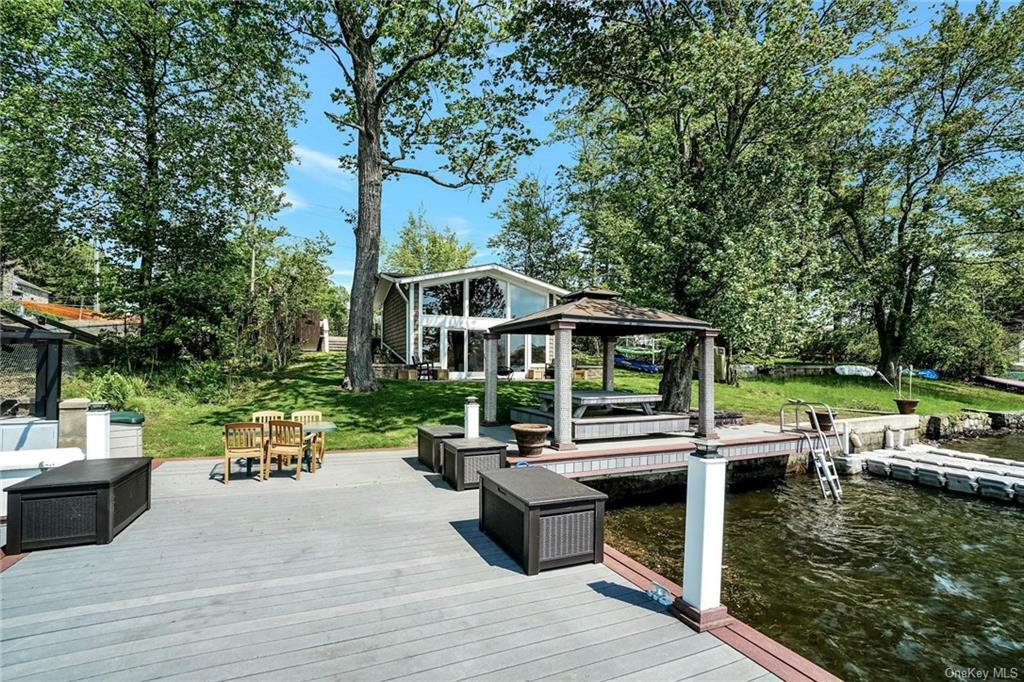 Property Photo:  230 E Lake Boulevard  NY 10541 