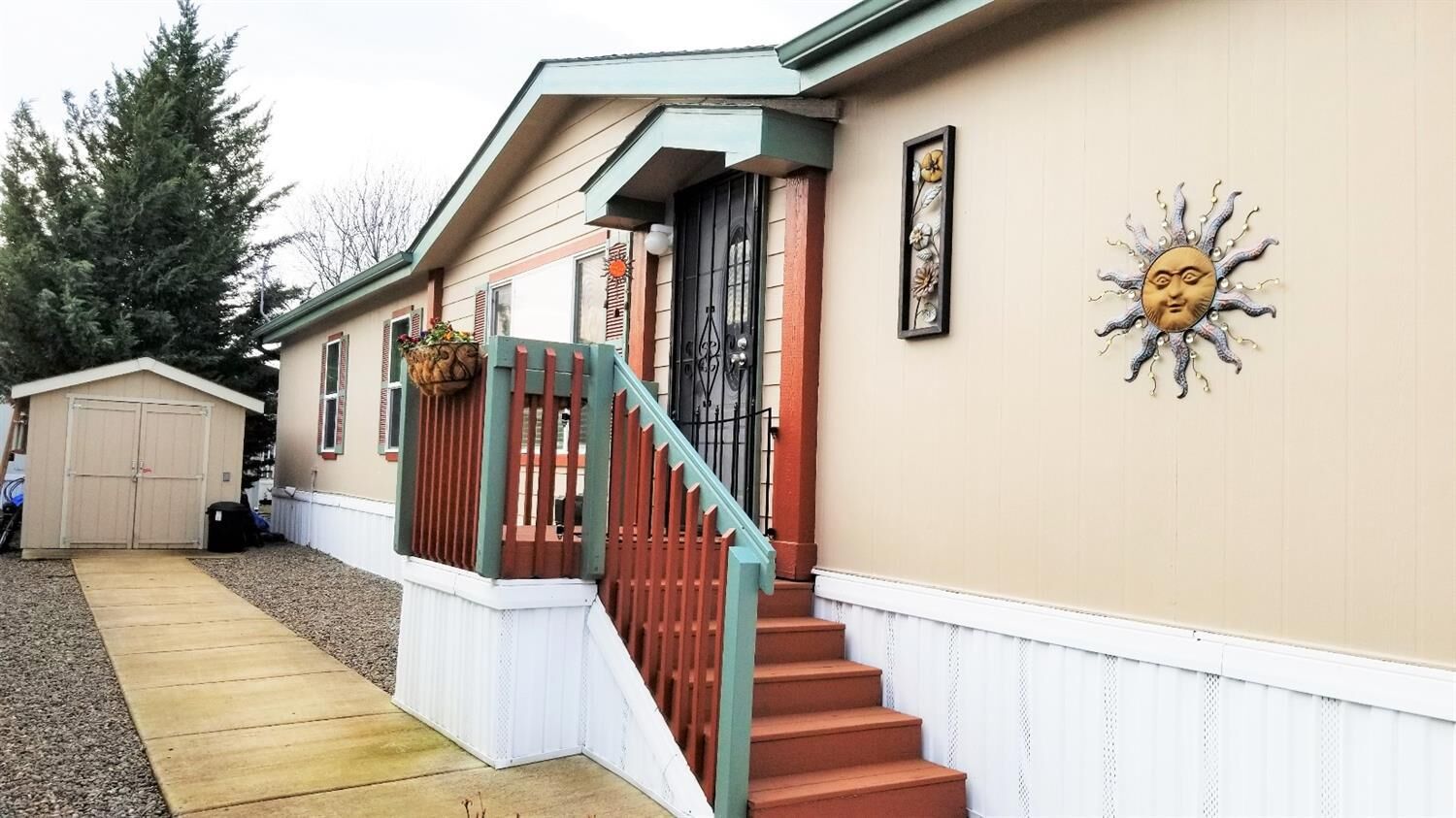 Property Photo: 10 E South Stage Road 505 OR 97501