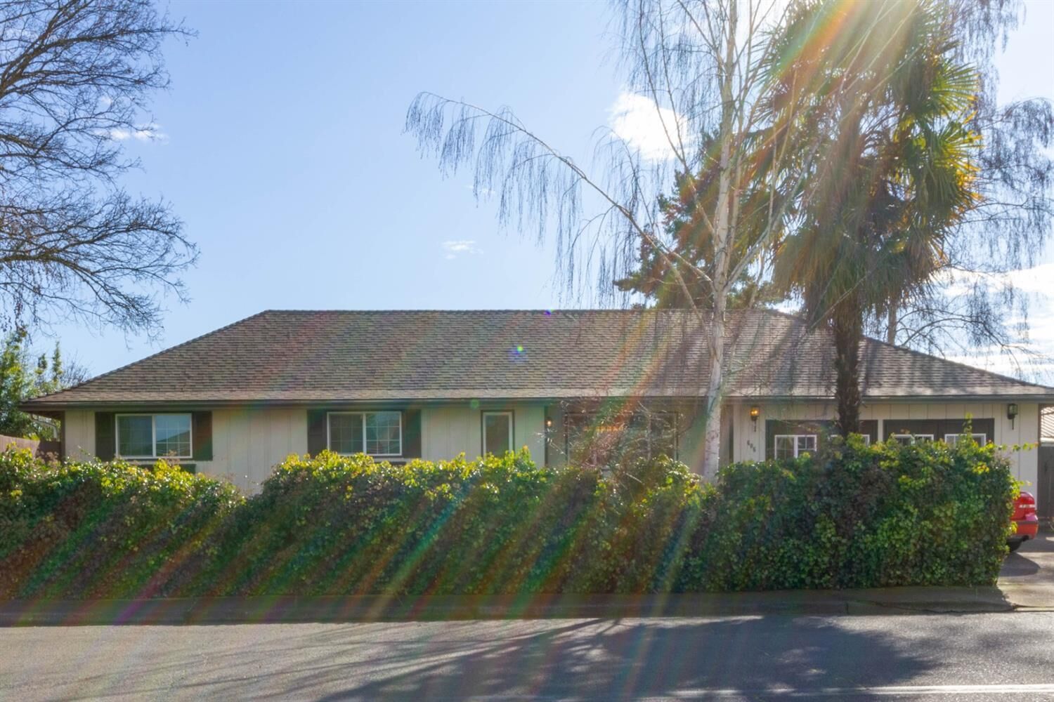 Property Photo: 606 Edwina Avenue OR 97502