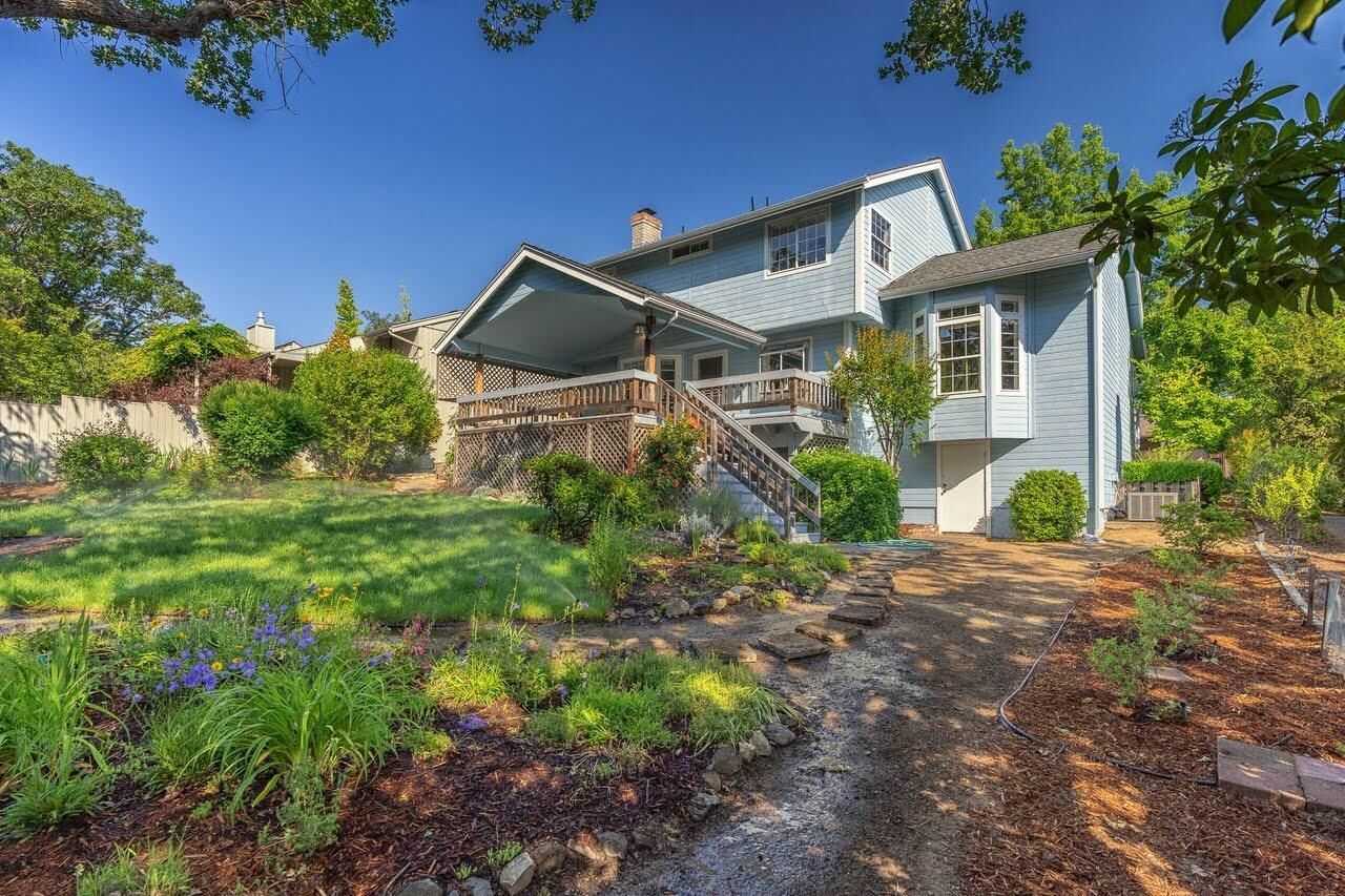 Property Photo:  825 Pebble Beach Drive  OR 97520 
