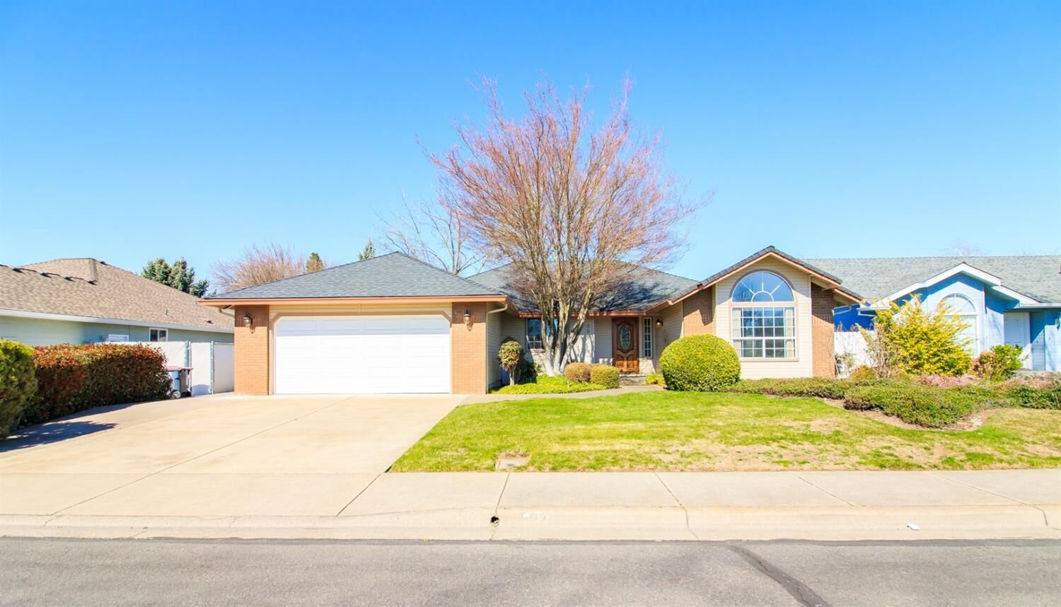 Property Photo: 502 Vincent Avenue OR 97502