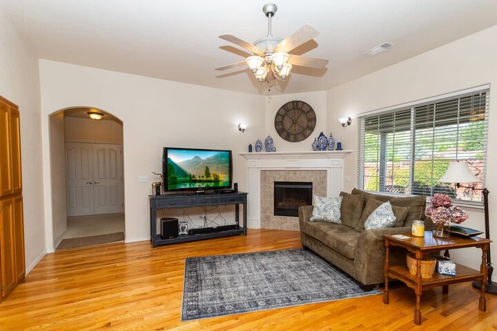 4593 Wolf Run Drive  Medford OR 97504 photo