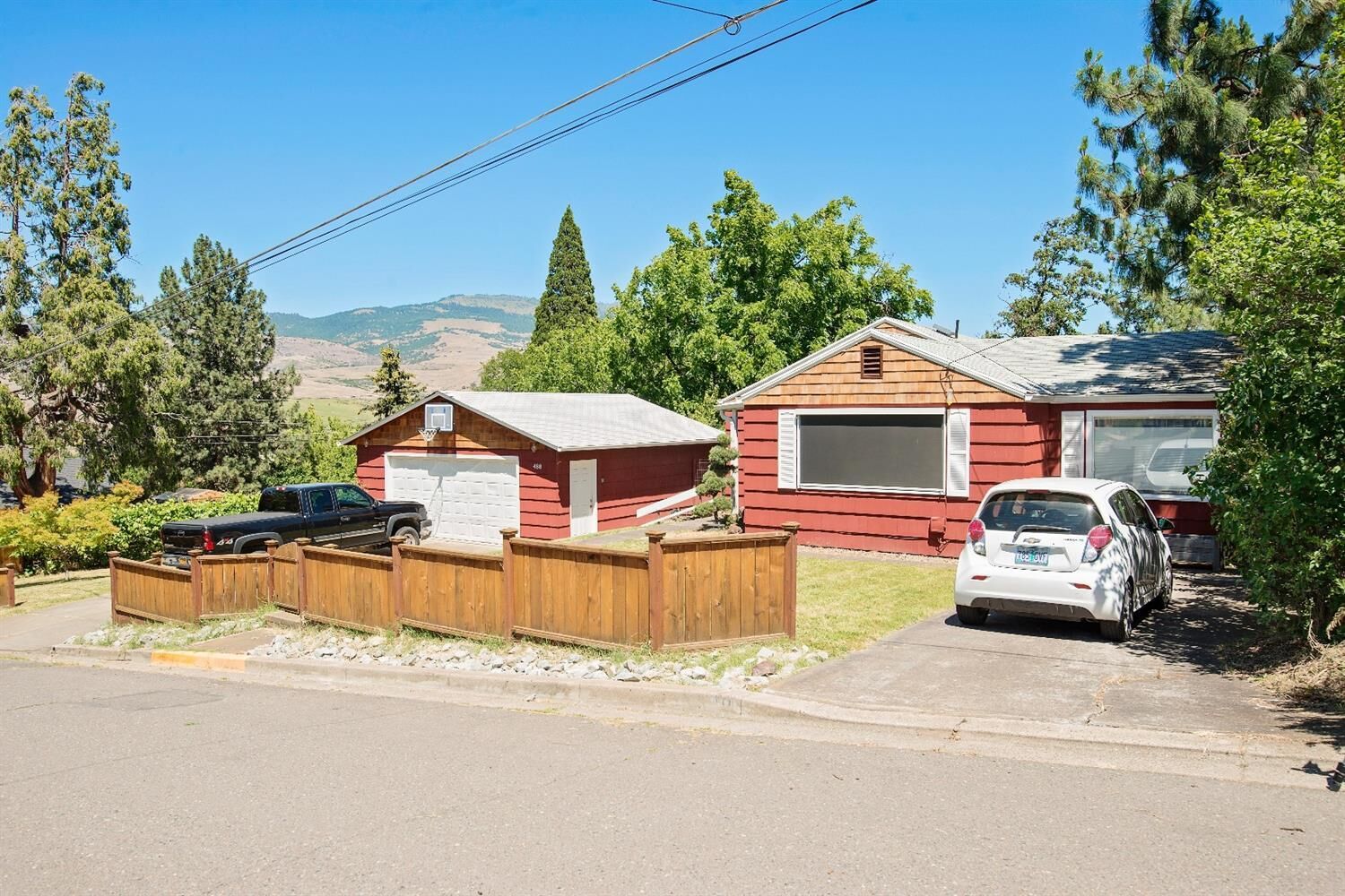 Property Photo: 488 Rock Street OR 97520