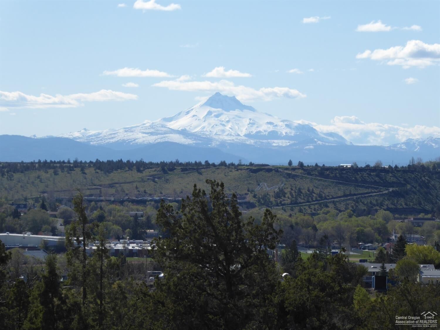 Property Photo:  700 SE Manzanita Drive  OR 97741 