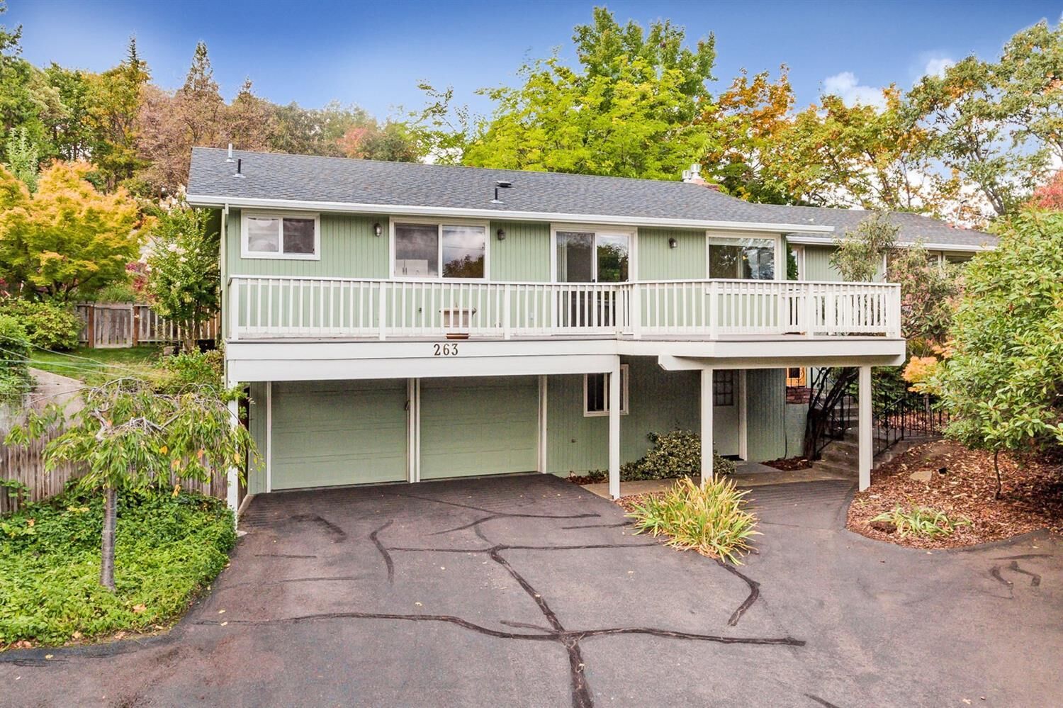 Property Photo: 263 Terrace Street OR 97520