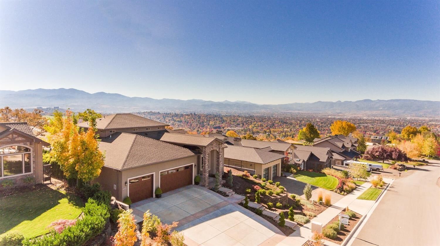 Property Photo:  3434 Cadet Drive  OR 97504 