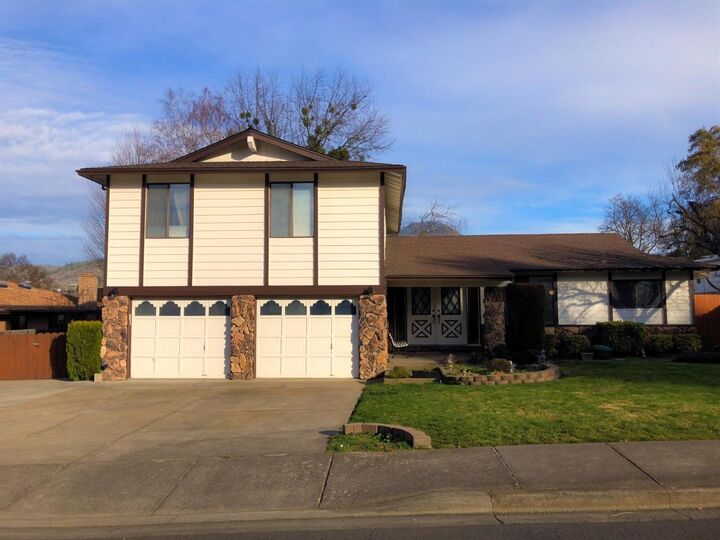2710 Hawaiian Avenue  Medford OR 97504 photo