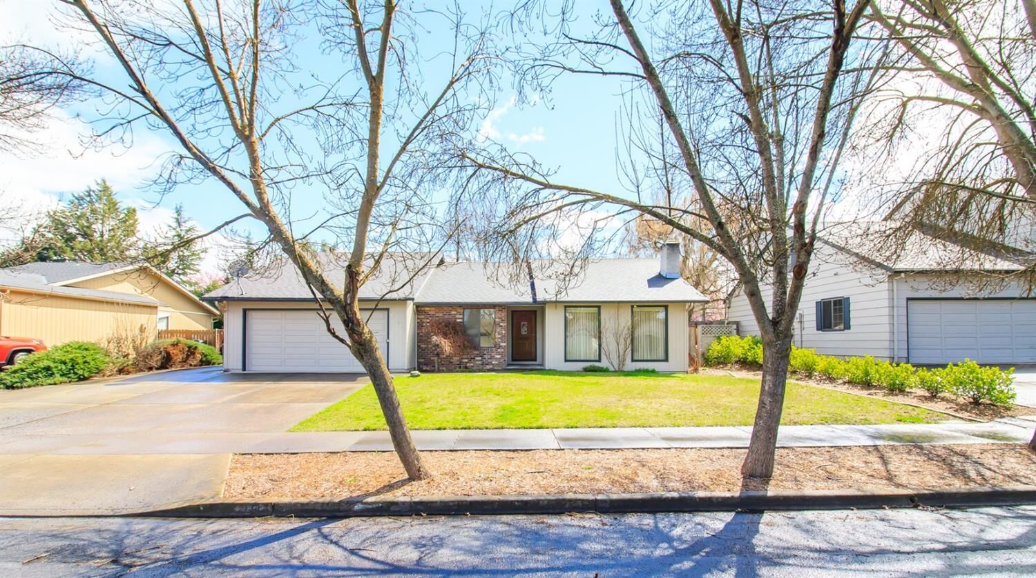 Property Photo:  2738 Stonebrook Drive  OR 97504 