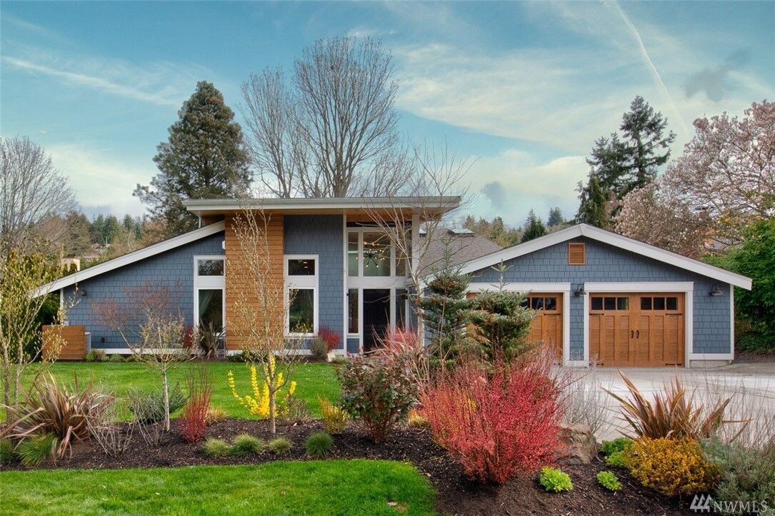 Property Photo: 910 10th Ave N WA 98020