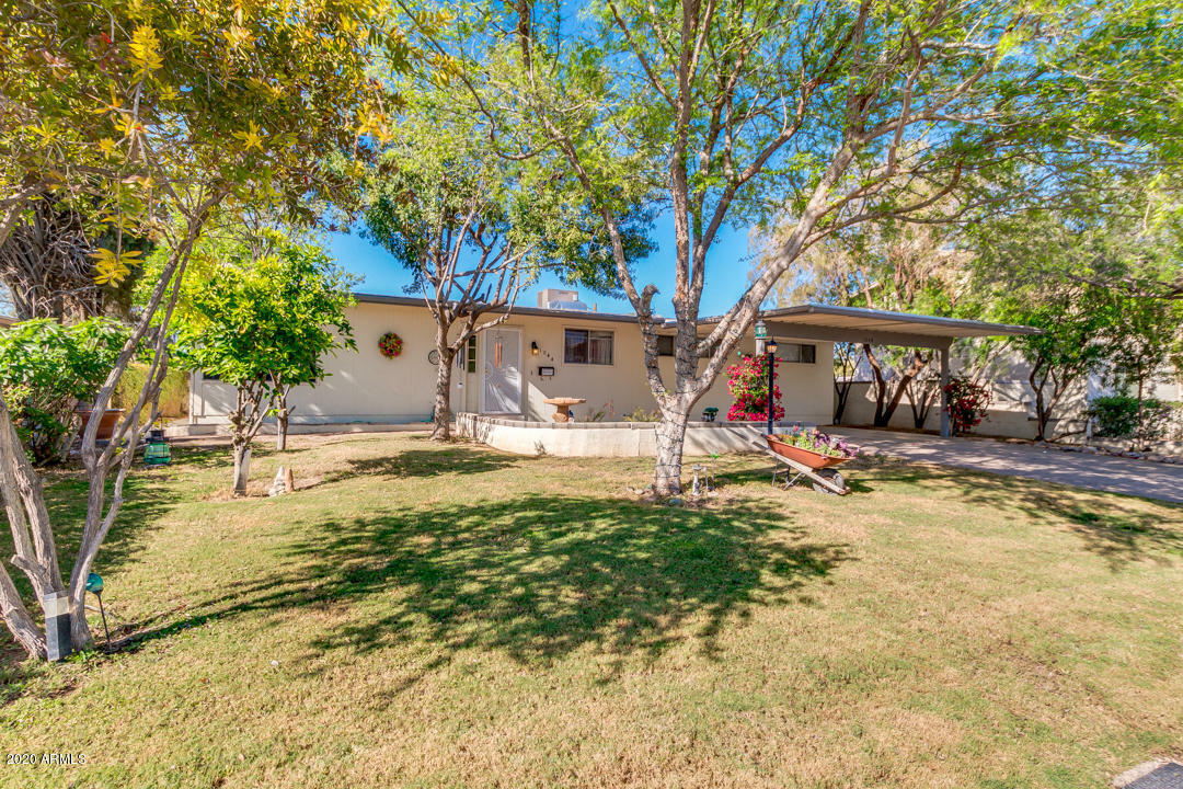Property Photo: 1044 E Alameda Drive AZ 85282