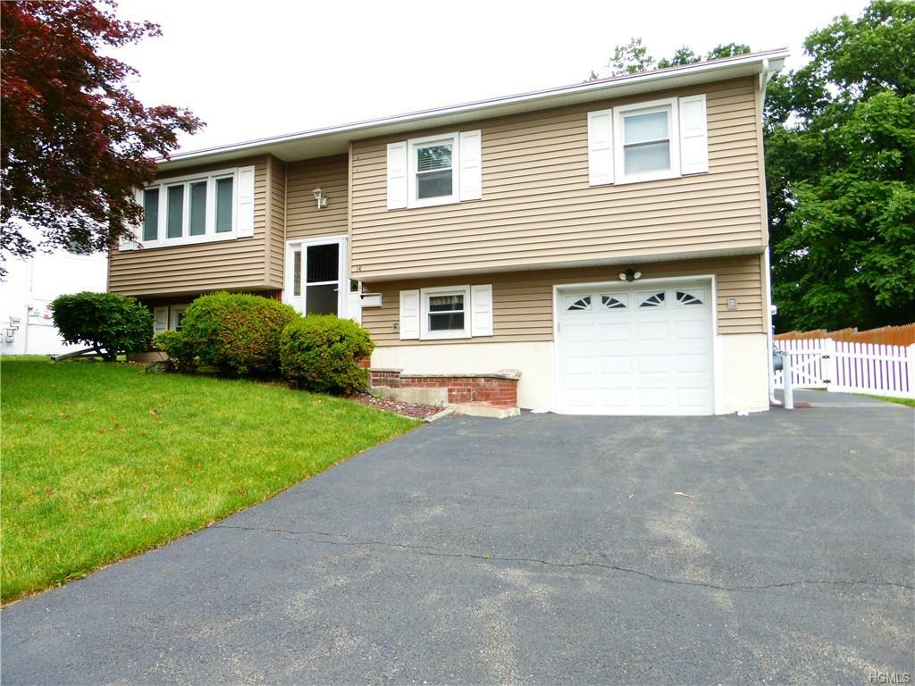 Property Photo:  14 Rowan Drive  NY 10923 