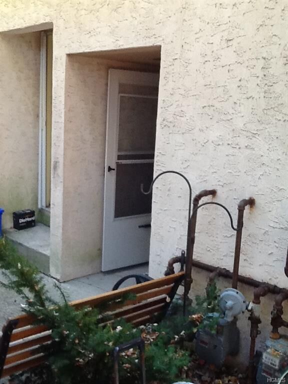 Property Photo:  13 N Rockland Avenue 8  NY 10920 