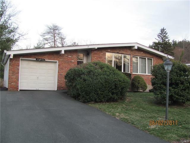 193 Quaspeck Boulevard  Valley Cottage NY 10989 photo