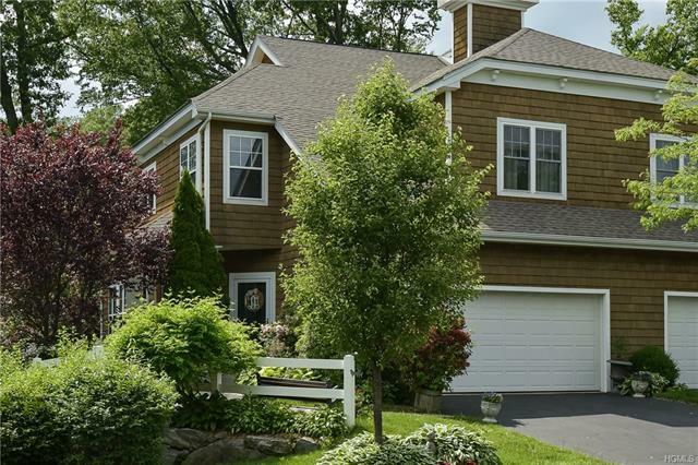 Property Photo:  17 Wyldwood Drive  NY 10591 