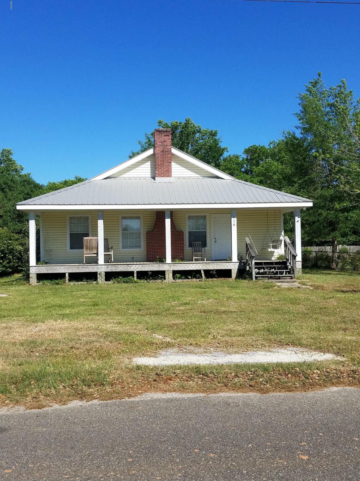 Property Photo: 628 St Joseph Street MS 39576