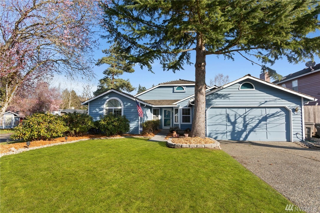 Property Photo:  32904 17th Ave SW  WA 98023 