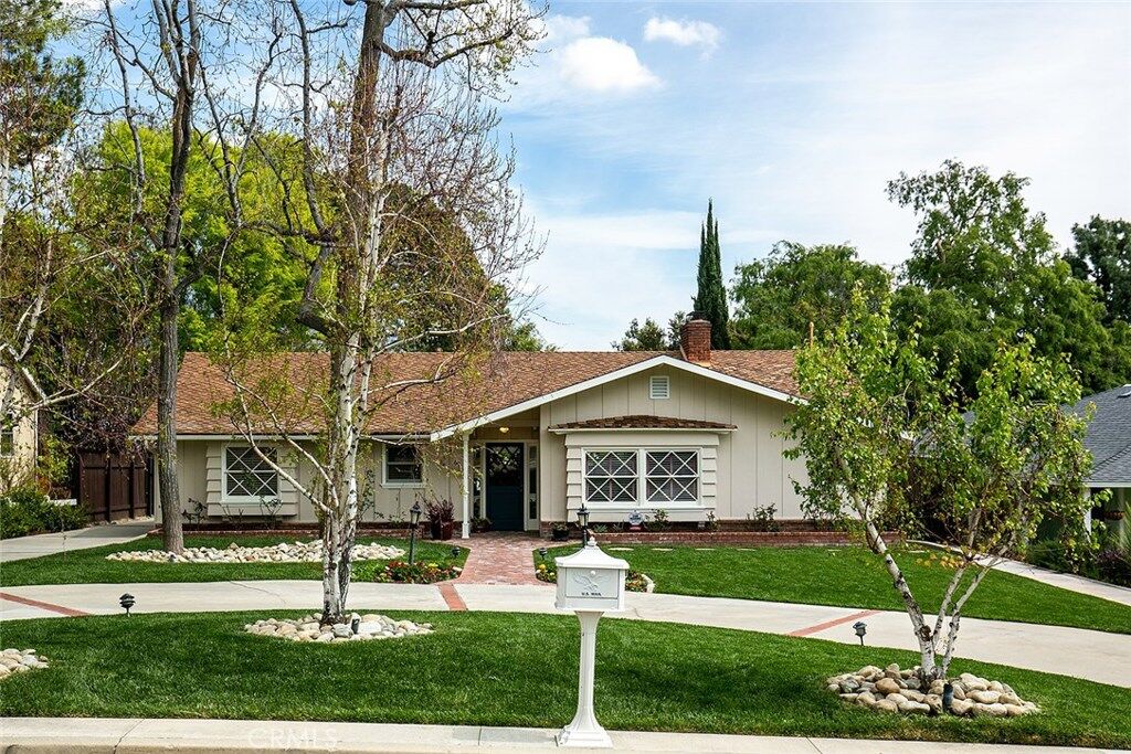 Property Photo:  60 Rancho Road  CA 91024 