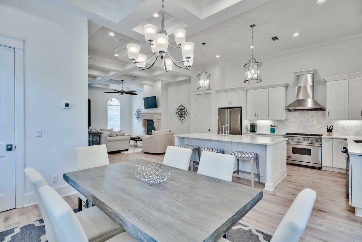 Property Photo: 106 Palmeira Way FL 32459