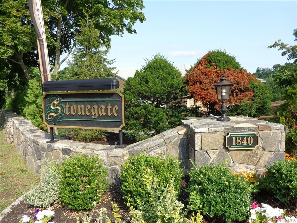 Property Photo:  1840 Crompond Road 5 C6  NY 10566 