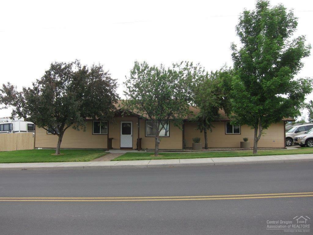 Property Photo:  3477 SW Reindeer Avenue  OR 97756 