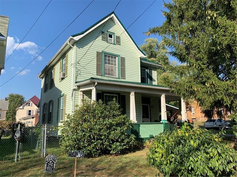 Property Photo: 108-110 W Green Street PA 15425