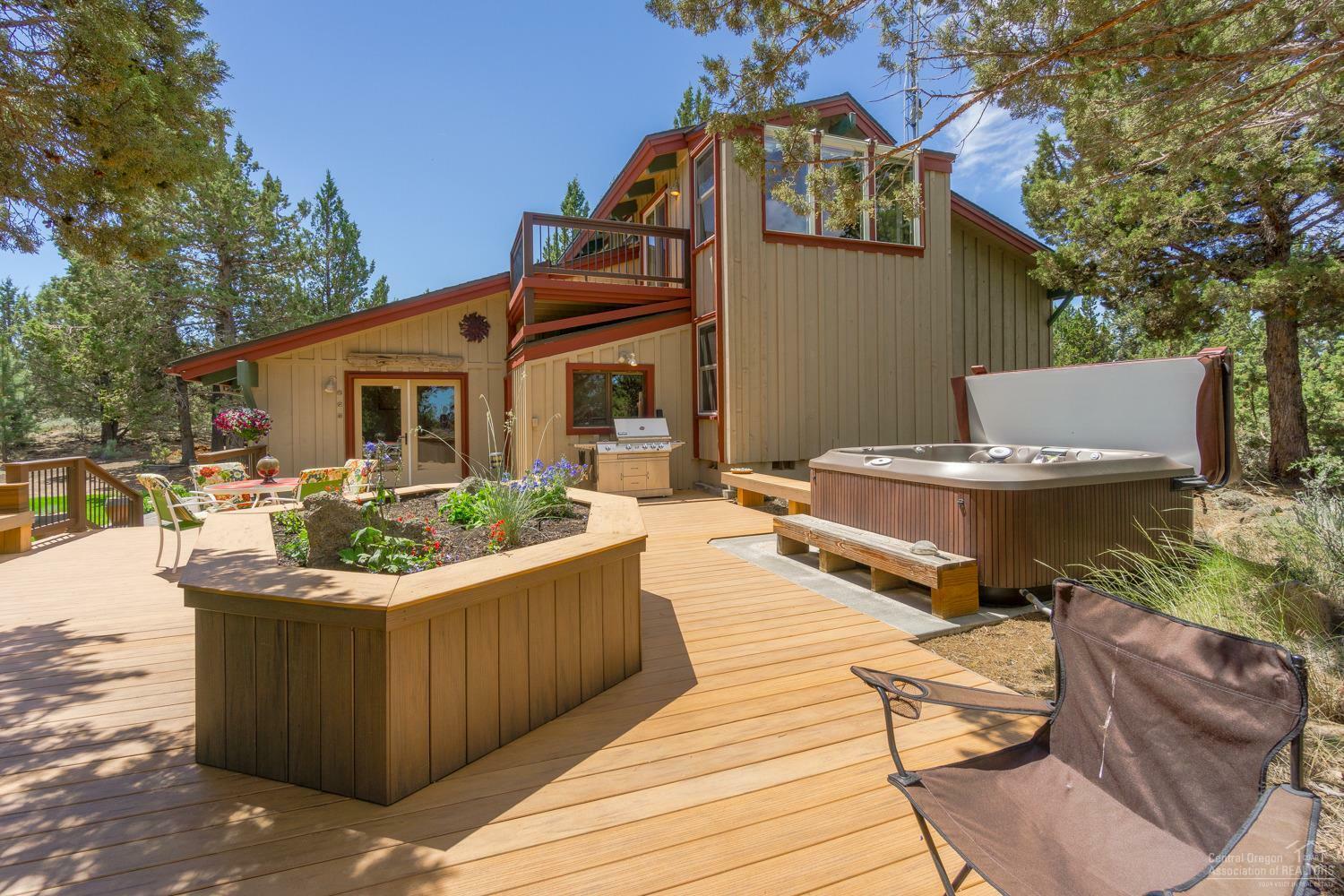 Property Photo: 61867 Somerset Drive OR 97702