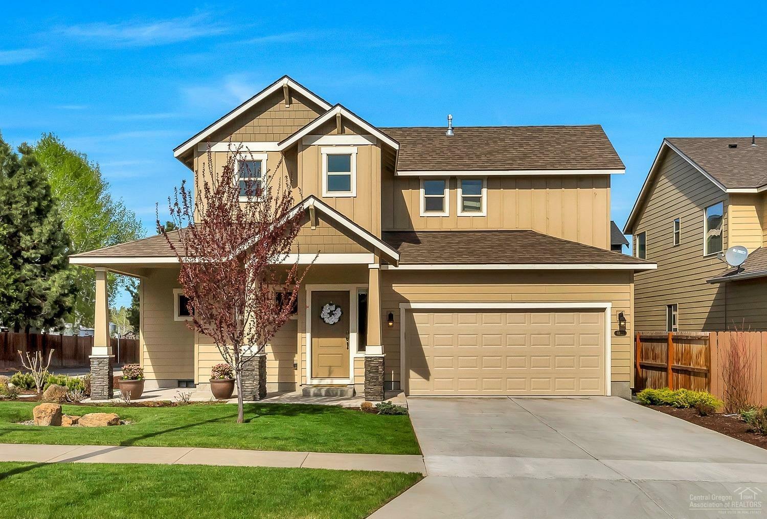 Property Photo: 61925 Lorrin Place OR 97702