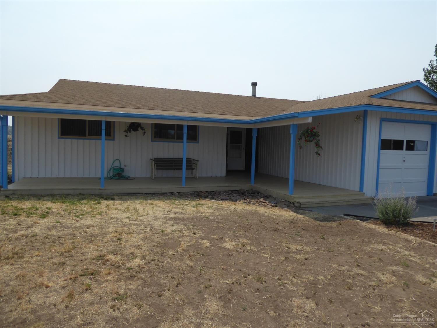 Property Photo: 941 SE Rancho Lane OR 97741