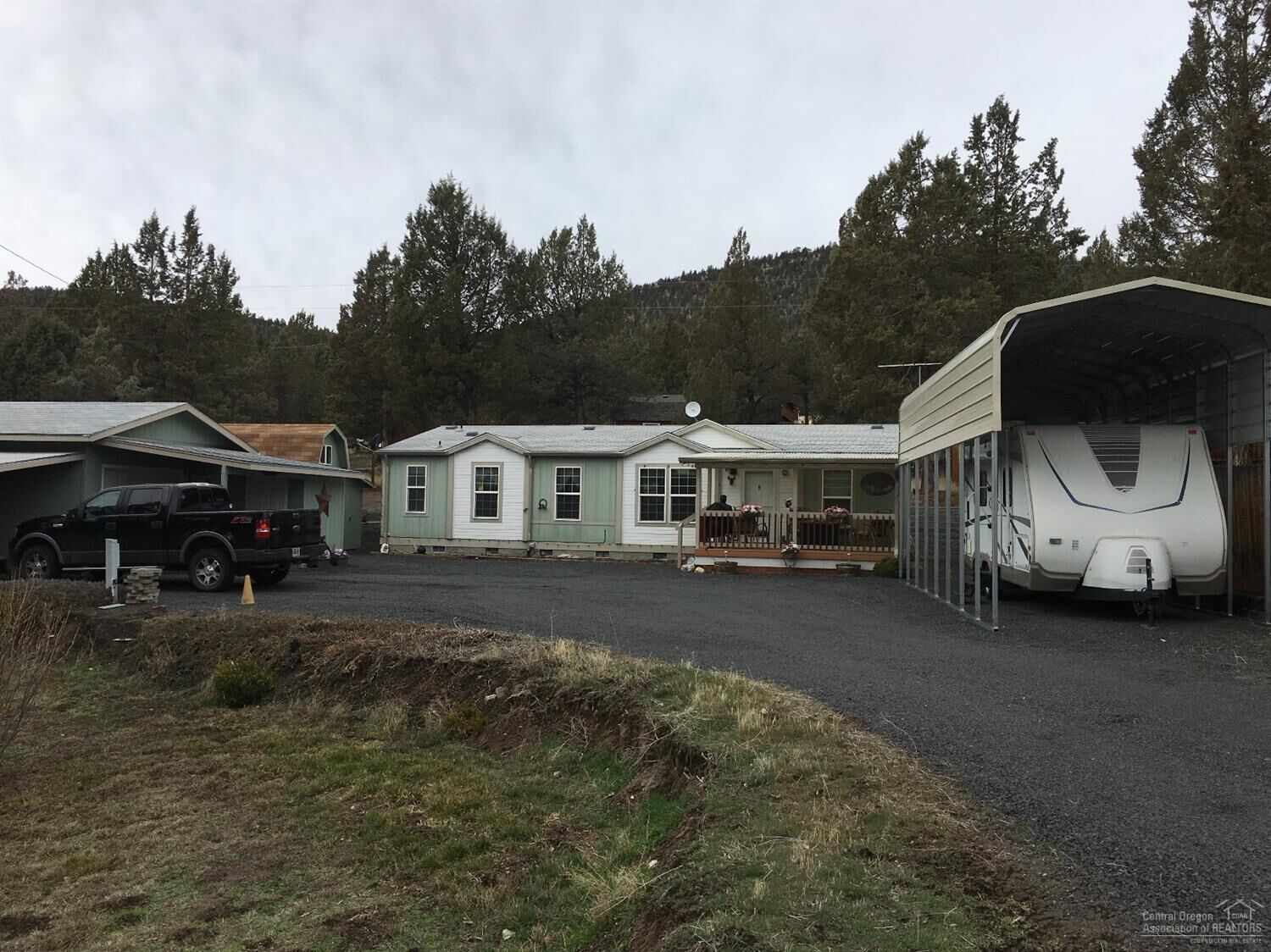 Property Photo: 15140 SE Loafer Avenue OR 97754