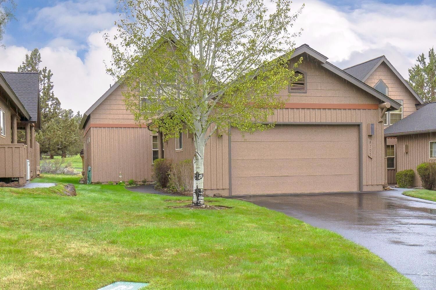 Property Photo:  8705 Red Wing Lane  OR 97756 