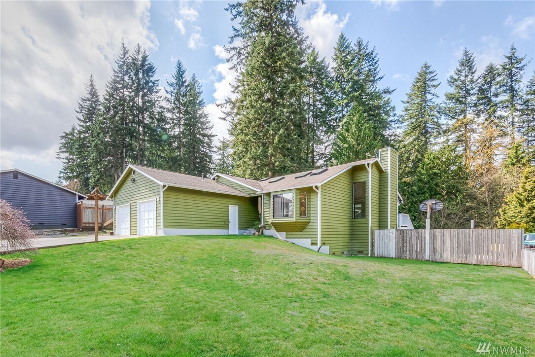 Property Photo: 17410 100th Ave SE WA 98296