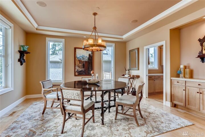 Property Photo: 12838 SE 47th Place WA 98006