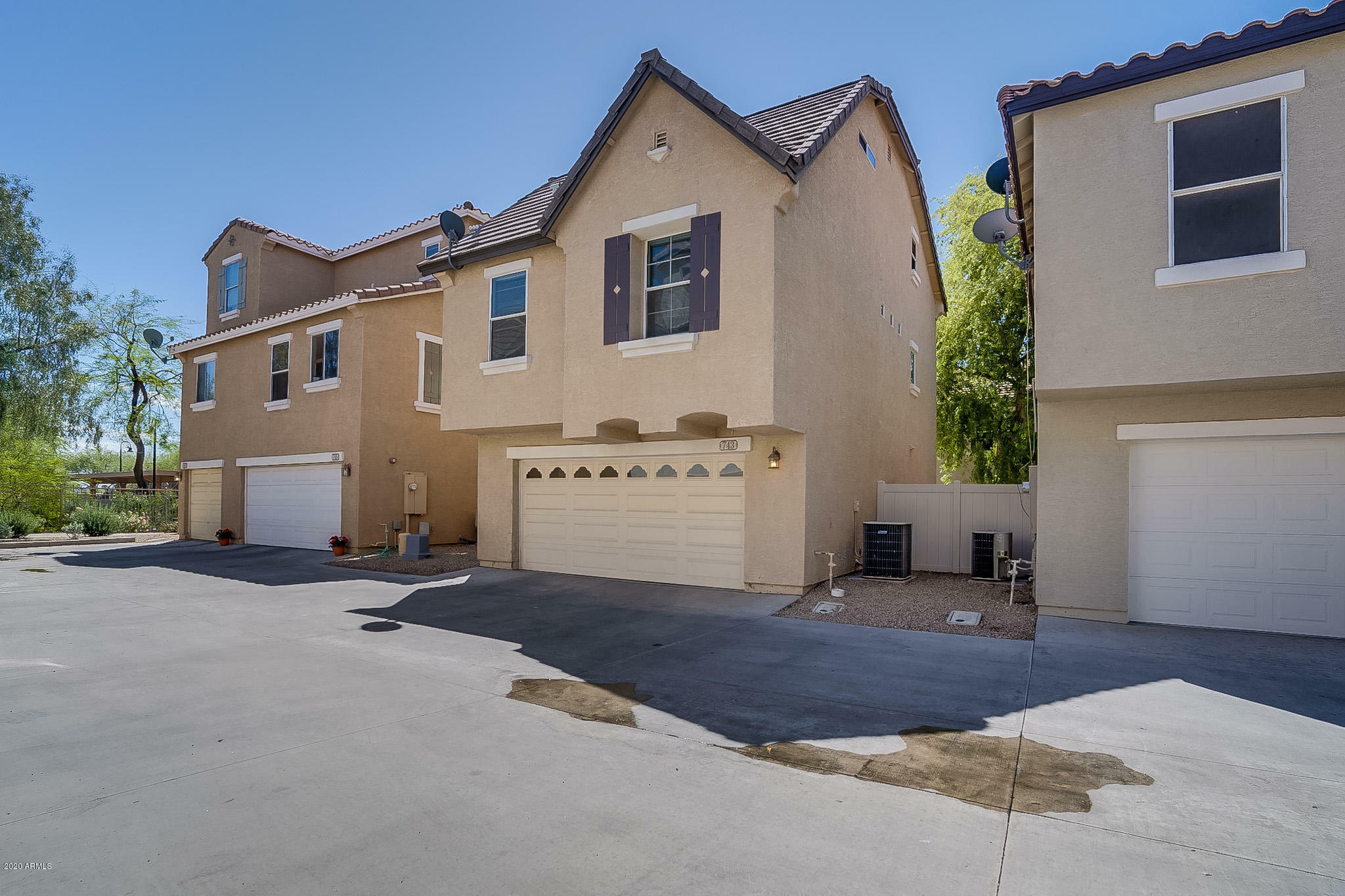 Property Photo:  743 N Port Drive  AZ 85233 