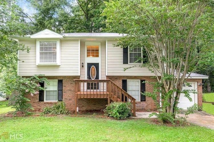 Property Photo: 1608 NE Picadilly Court 30013