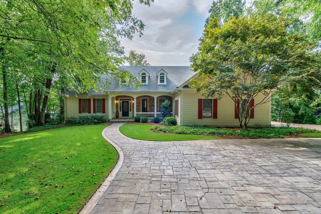 Property Photo: 1180 Dogwood Drive GA 30642