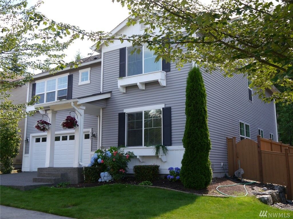 Property Photo: 8927 Venn Ave SE WA 98065