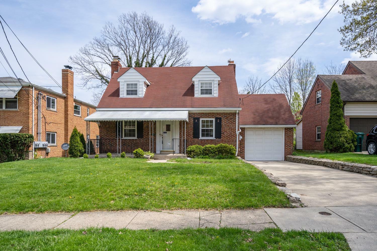 Property Photo:  2942 Westridge Ave  OH 45238 